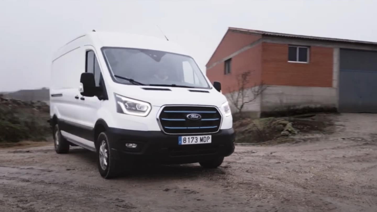 Ford E-Transit en un taller