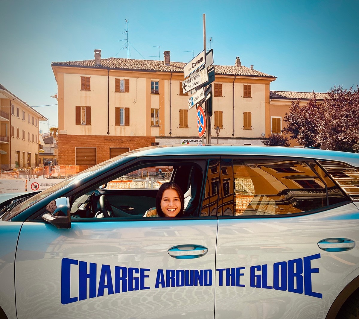 Lexie Limitless & Nuevo Explorer 100% eléctrico-Charge around the world ...